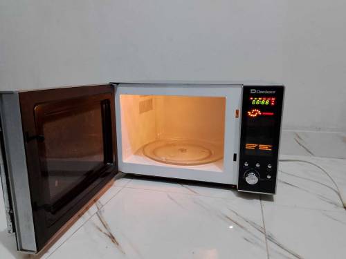 Dawlance microwave oven 2 in 1 full size  new condition