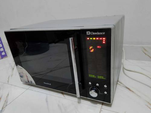 Dawlance microwave oven 2 in 1 full size  new condition