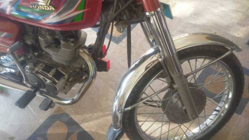 Honda 125 2010 model LAHORE NUMBER DOCUMENTS CLEAR