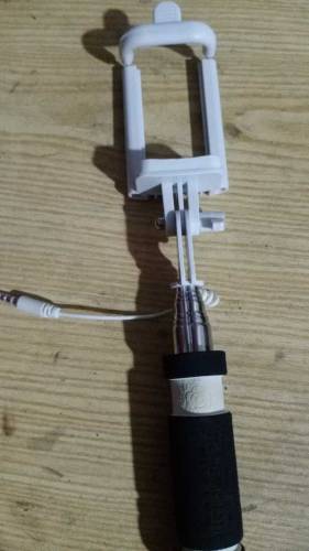selfie stick with wire pin 