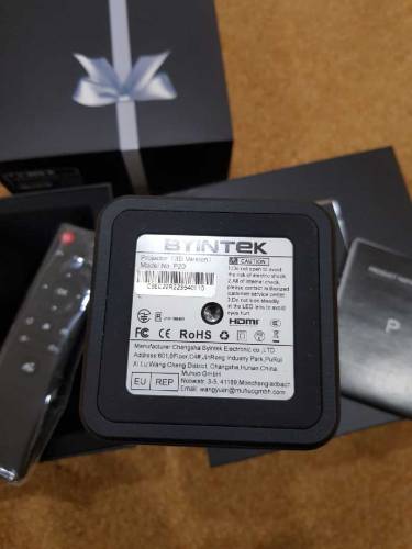 byintek P20 Android rechargeable projector