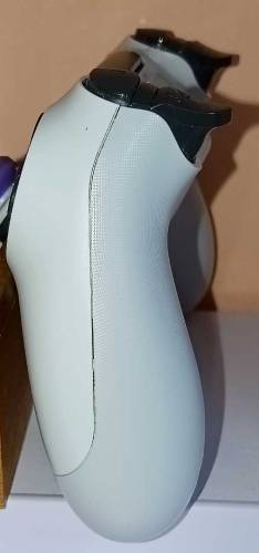 Ps4 Orignal Controller with 2 controller freaks