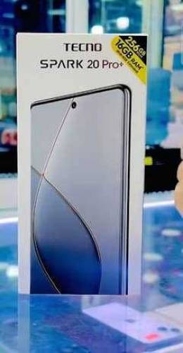 Tecno Spark 20 Pro Plus (8/256)