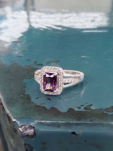 Ladies Silver Ring Made by Thailand 