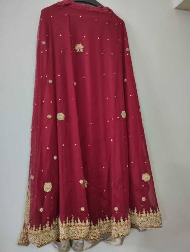 Bridal lehenga in new condition/full embroidery with pouch