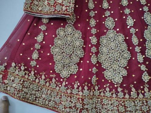 Bridal lehenga in new condition/full embroidery with pouch