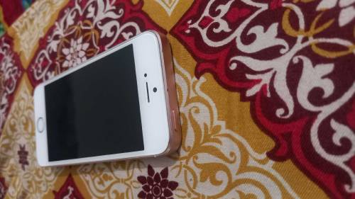 IPhone Se 1st generation (64GB) non pta condition 10/10
