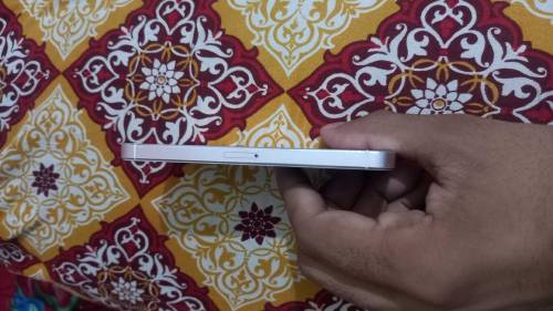 IPhone Se 1st generation (64GB) non pta condition 10/10