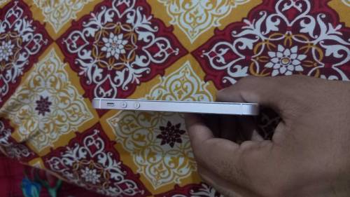 IPhone Se 1st generation (64GB) non pta condition 10/10