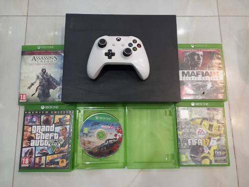 Xbox one X with 1 controller 