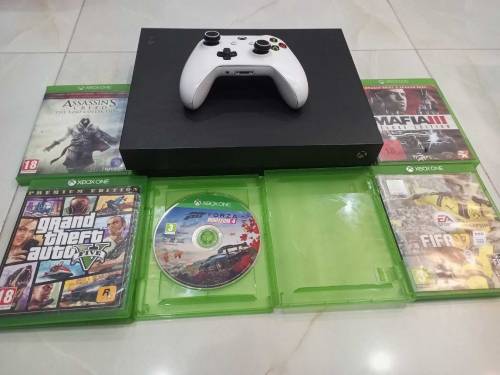 Xbox one X with 1 controller 