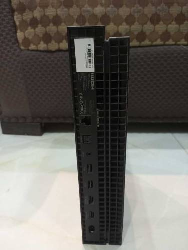 Xbox one X with 1 controller 