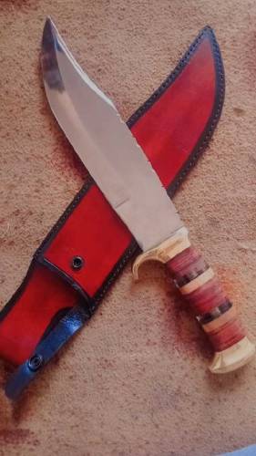 sharp knife with leder cover 