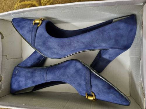 comfortable shoes for court or party  with heels