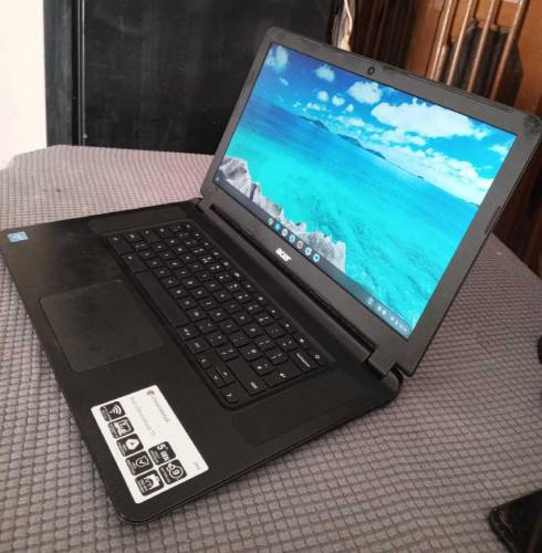 Acer Chrome Book 15.6'' Led4GB /16GB SSD Hard7 Sec On/OffFastet Wifi S