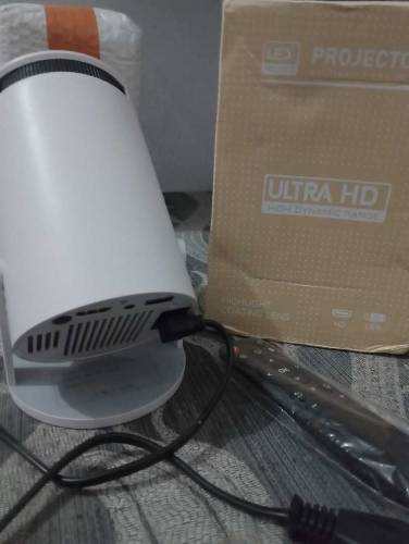 Magcubic Projector HY300 PRO 4K Android 11 Dual Wifi6 260ANSI