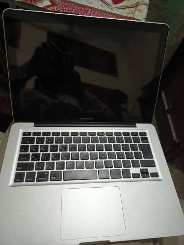 apple MacBook 3rd generation 