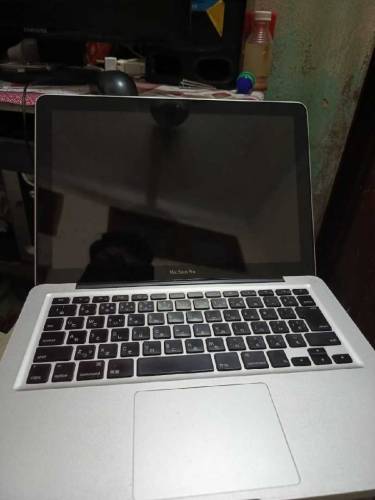 apple MacBook 3rd generation 
