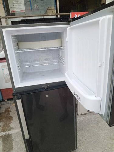 fridge medium size orient 