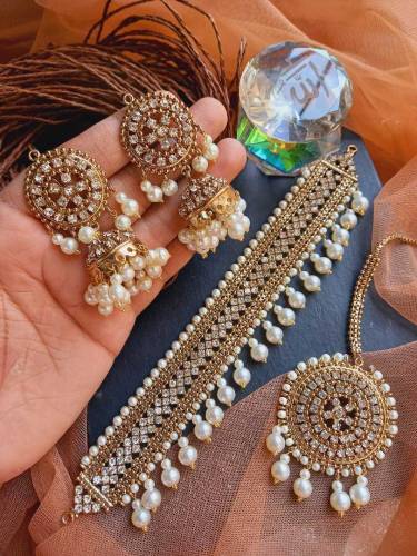 beautiful choker set