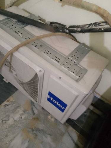 Haier dc inverter 1 5 ton bikl new condition 