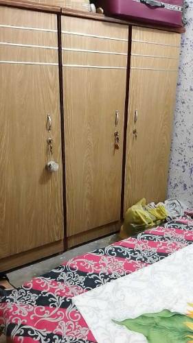 Bed Dressing table divider cupboard 1 sal using
