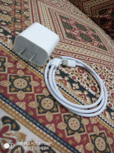 IPhone 15pro max Charger Cable 20watt new original with warranty