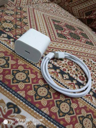 IPhone 15pro max Charger Cable 20watt new original with warranty