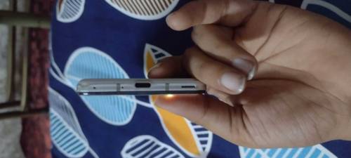 aqua r5g non pta 12/ 256. argent sell no fault 