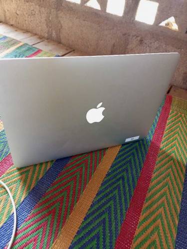 MacBook Pro 2015 (Early) 8GB Ram 512GB SSD