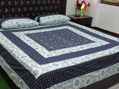 1 flat bedsheet with 2 pillowcase king size bedsheet 💯% authentic prod