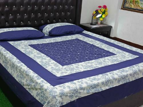 1 flat bedsheet with 2 pillowcase king size bedsheet 💯% authentic prod