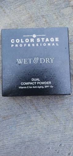 Color stage compact powder 2 in one wet and dry