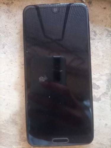 Aquos R2