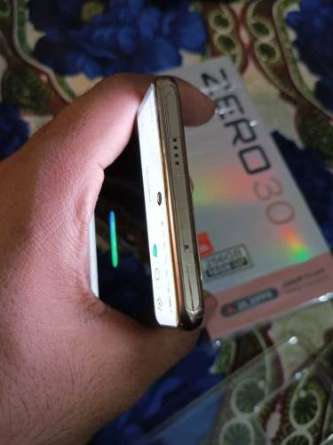 Infinix zero 30 16/256