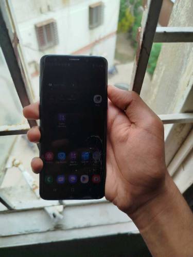 samsung galaxy s9 10/9.7 condition Sim lock with crake and minor shadw