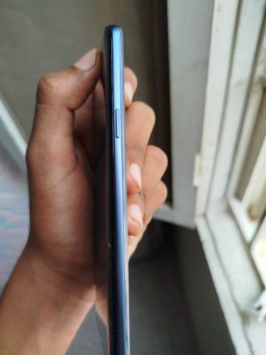 samsung galaxy s9 10/9.7 condition Sim lock with crake and minor shadw