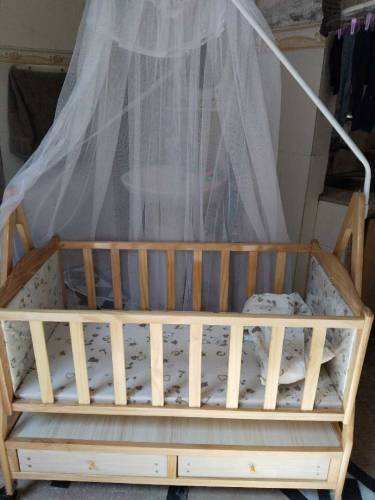 baby coat with swing and 2 drawers 