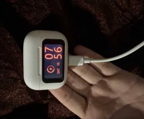 airpod with screen 