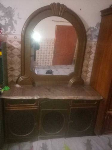 huge dressing table