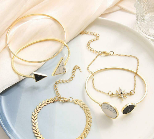 Bracelet set 5 pieces .