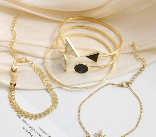 Bracelet set 5 pieces .
