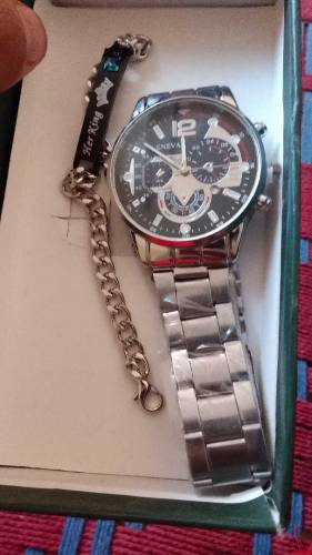 Men's luxury watch with bracelet only rs 1000 