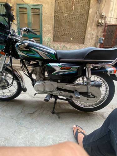 SAME LIKE BRAND NEW 23/24 HONDA 125
