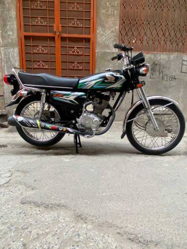 SAME LIKE BRAND NEW 23/24 HONDA 125