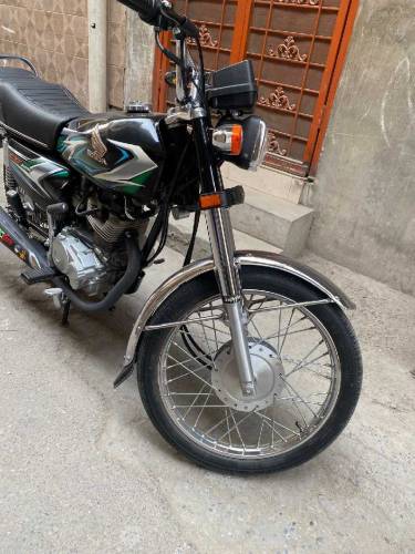 SAME LIKE BRAND NEW 23/24 HONDA 125