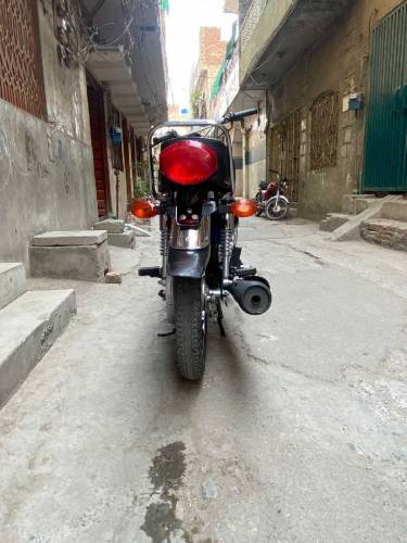 SAME LIKE BRAND NEW 23/24 HONDA 125