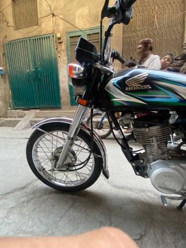 SAME LIKE BRAND NEW 23/24 HONDA 125