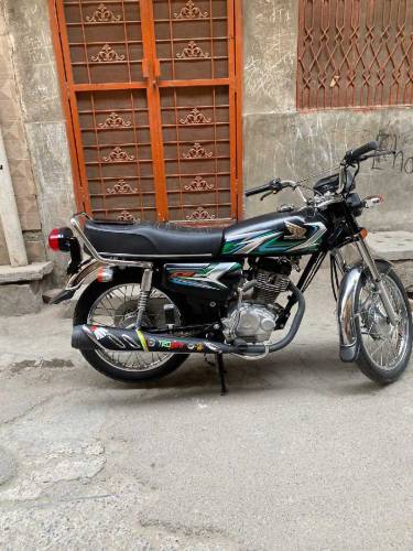 SAME LIKE BRAND NEW 23/24 HONDA 125