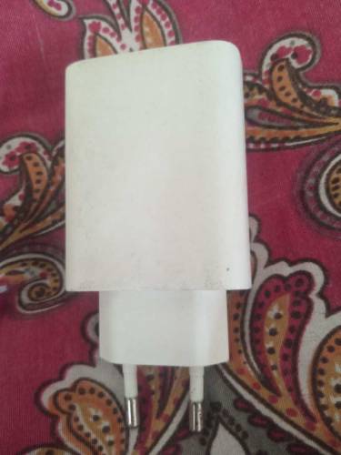 vivo v20 orgnal box wala charger for sale good condition 33 watt Max